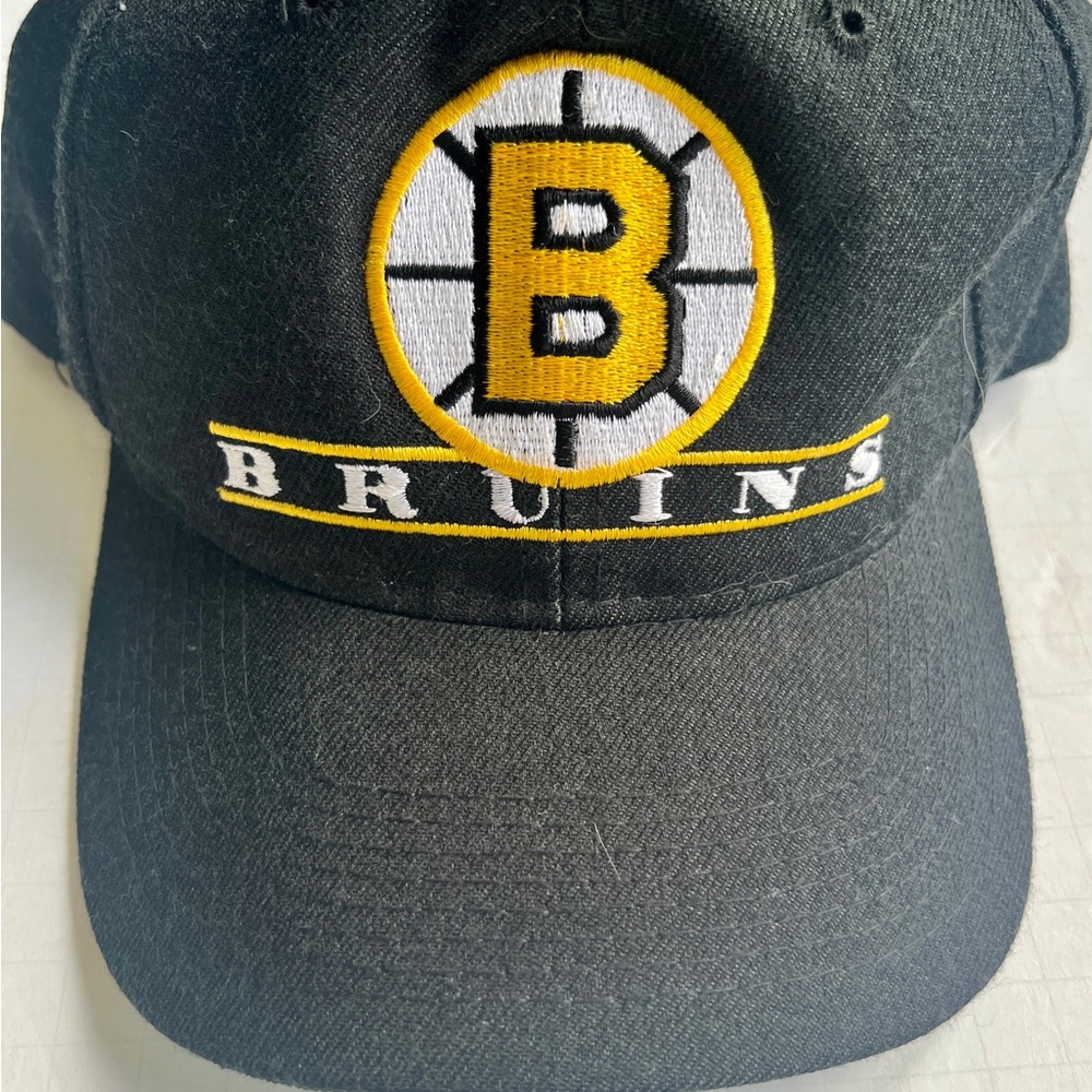 NHL Bruins Kids Hat in Black and Yellow